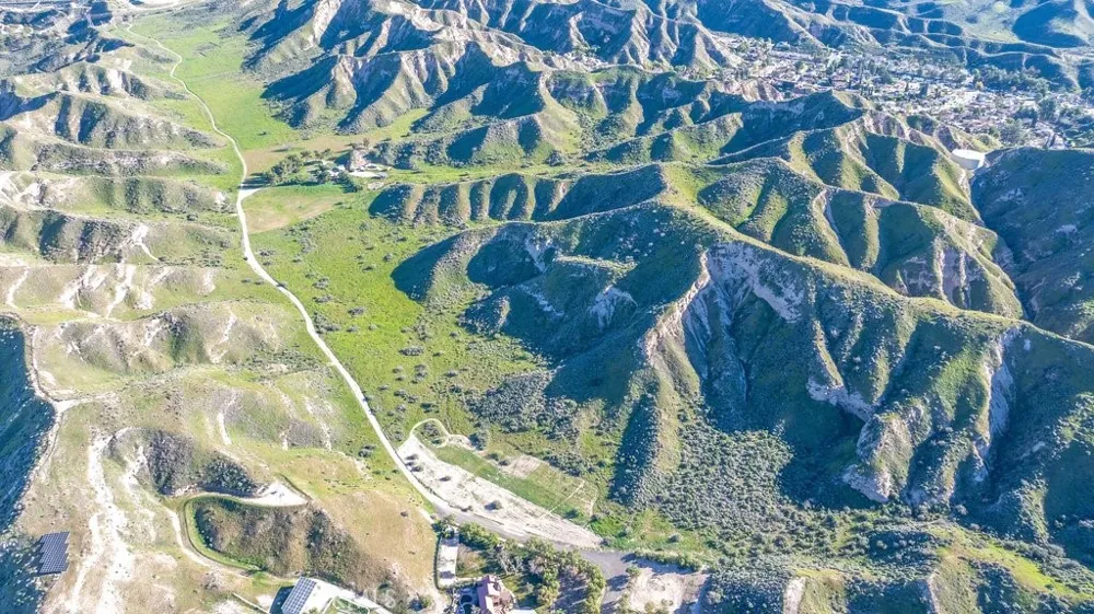 jasmine Valley Canyon Country, CA 91390