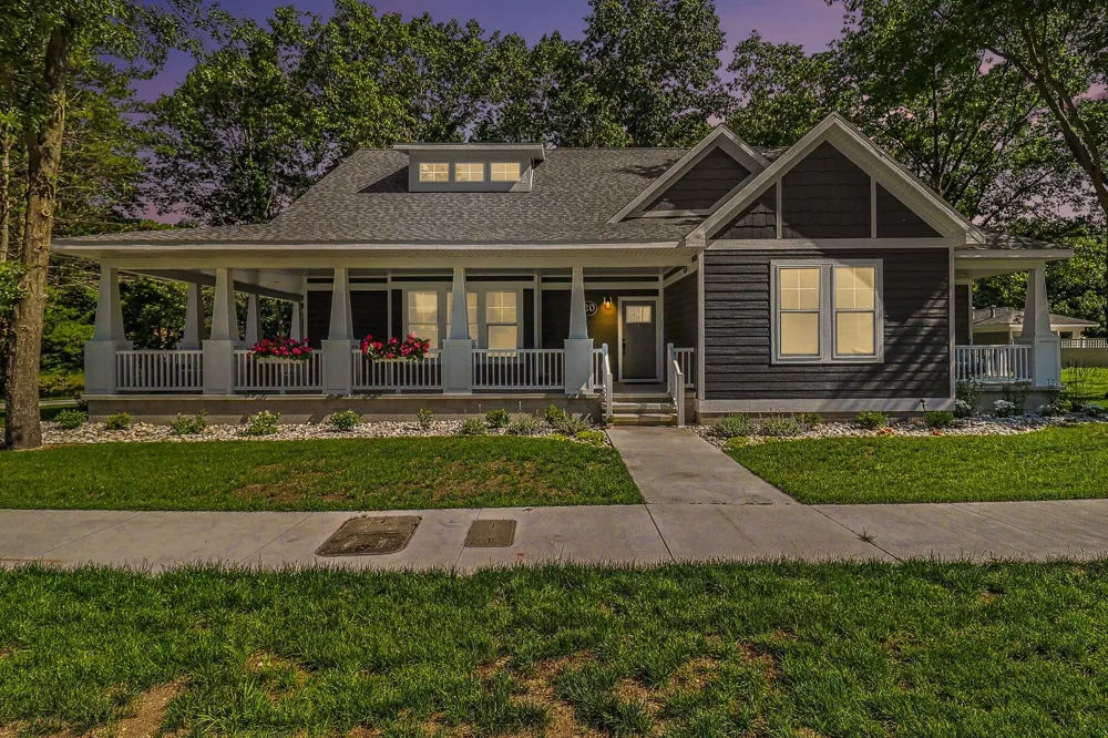 20 Kenneth Street Pentwater, MI 49449