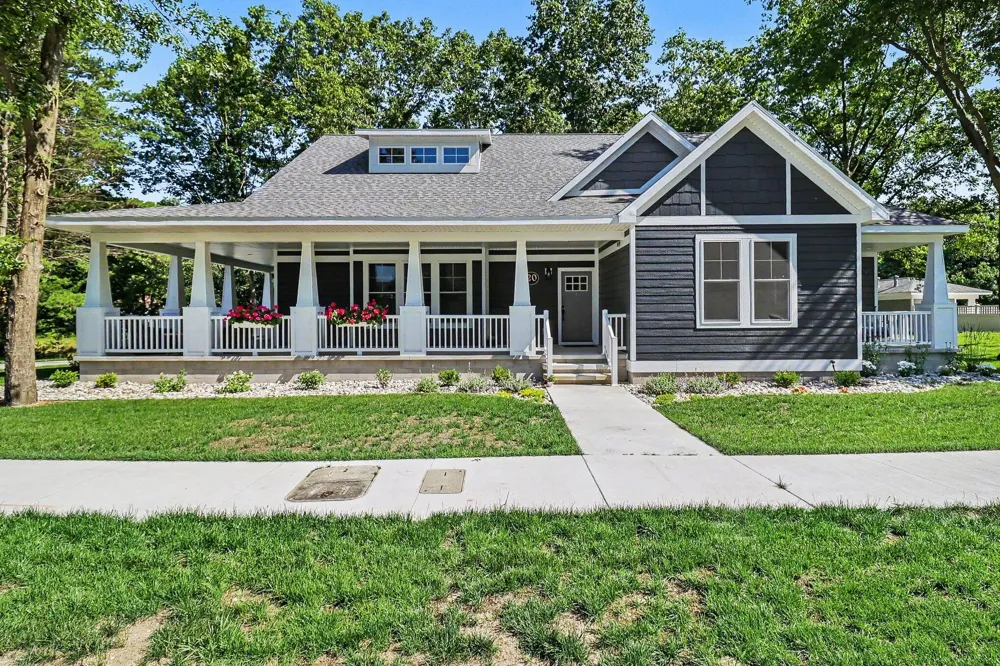 20 Kenneth Street Pentwater, MI 49449