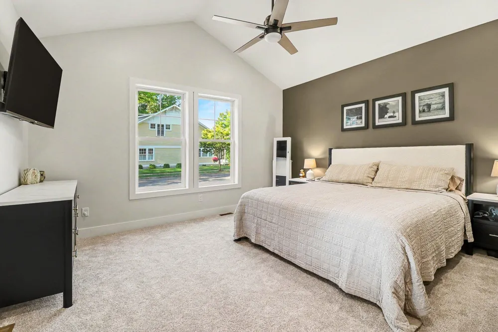 20 Kenneth Street Pentwater, MI 49449