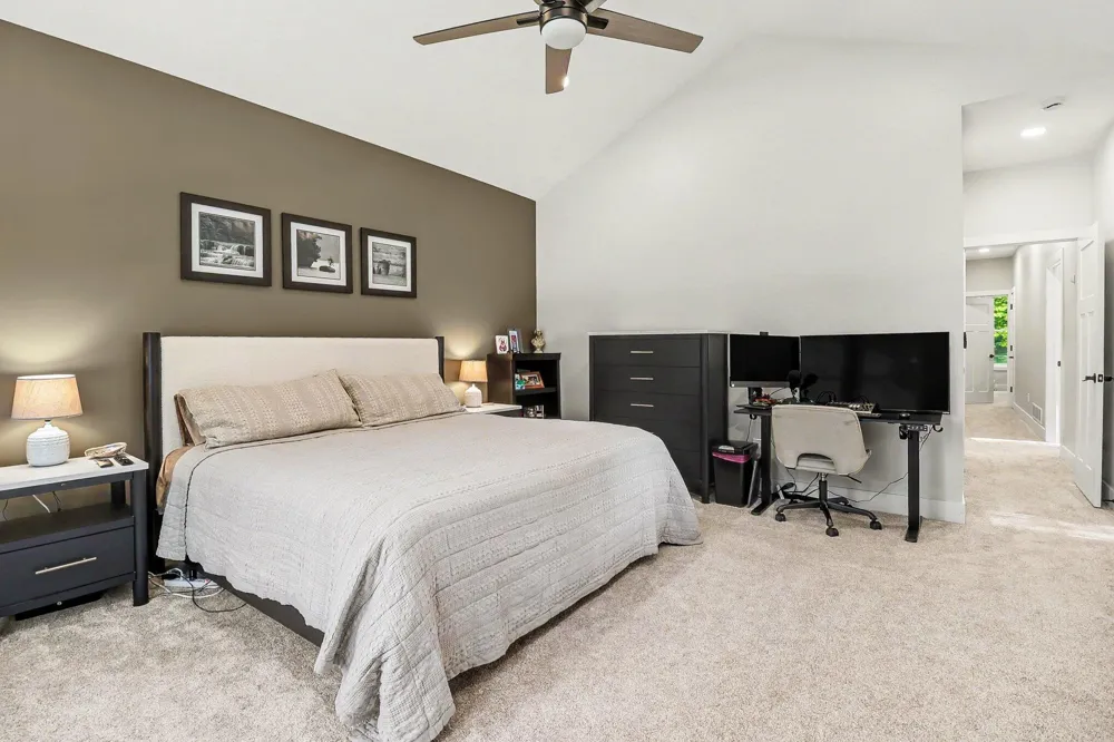 20 Kenneth Street Pentwater, MI 49449