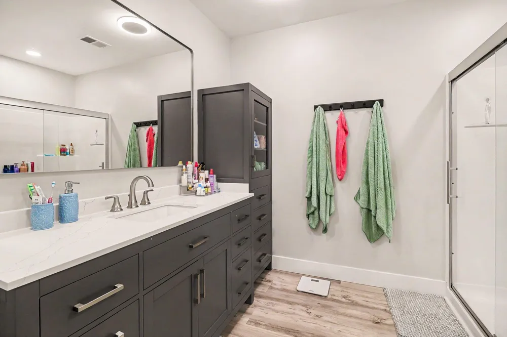 20 Kenneth Street Pentwater, MI 49449