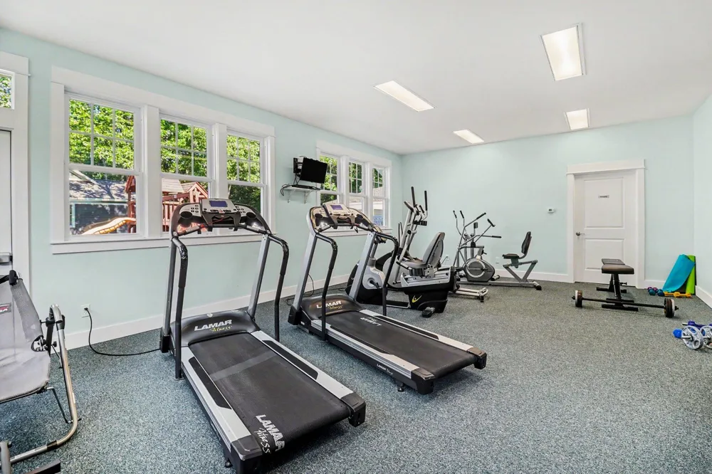 20 Kenneth Street Pentwater, MI 49449