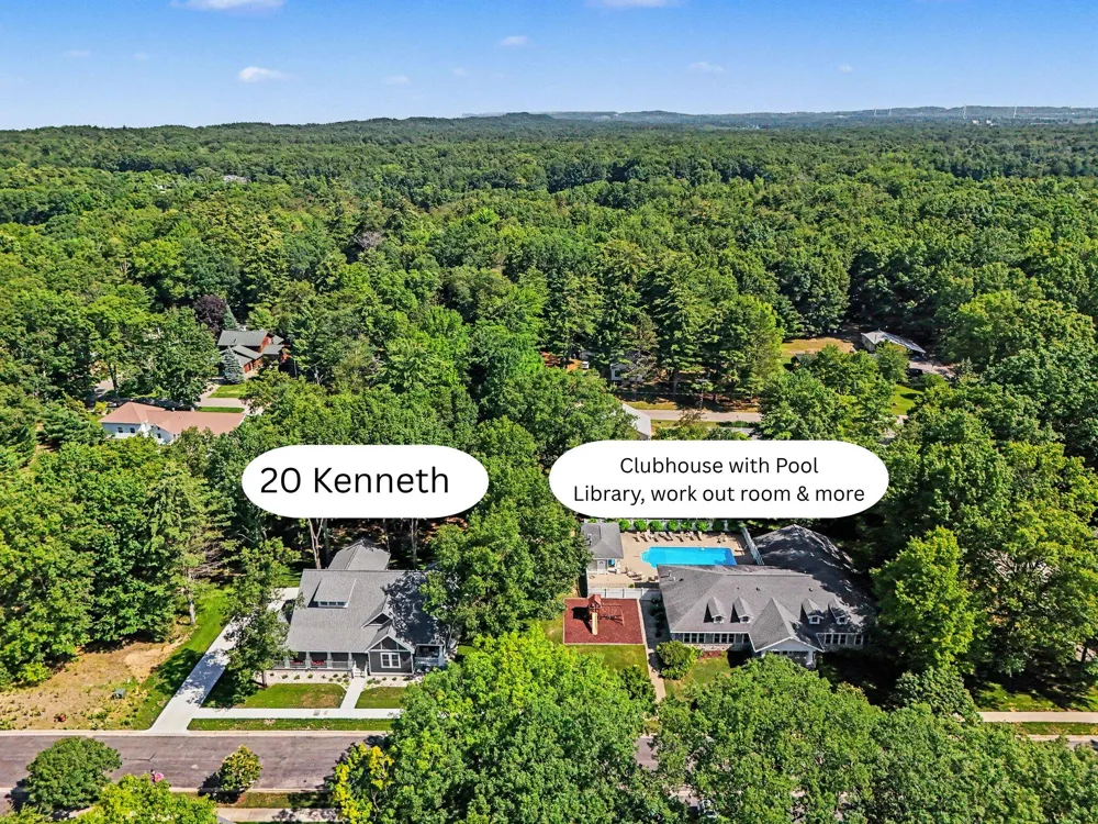 20 Kenneth Street Pentwater, MI 49449