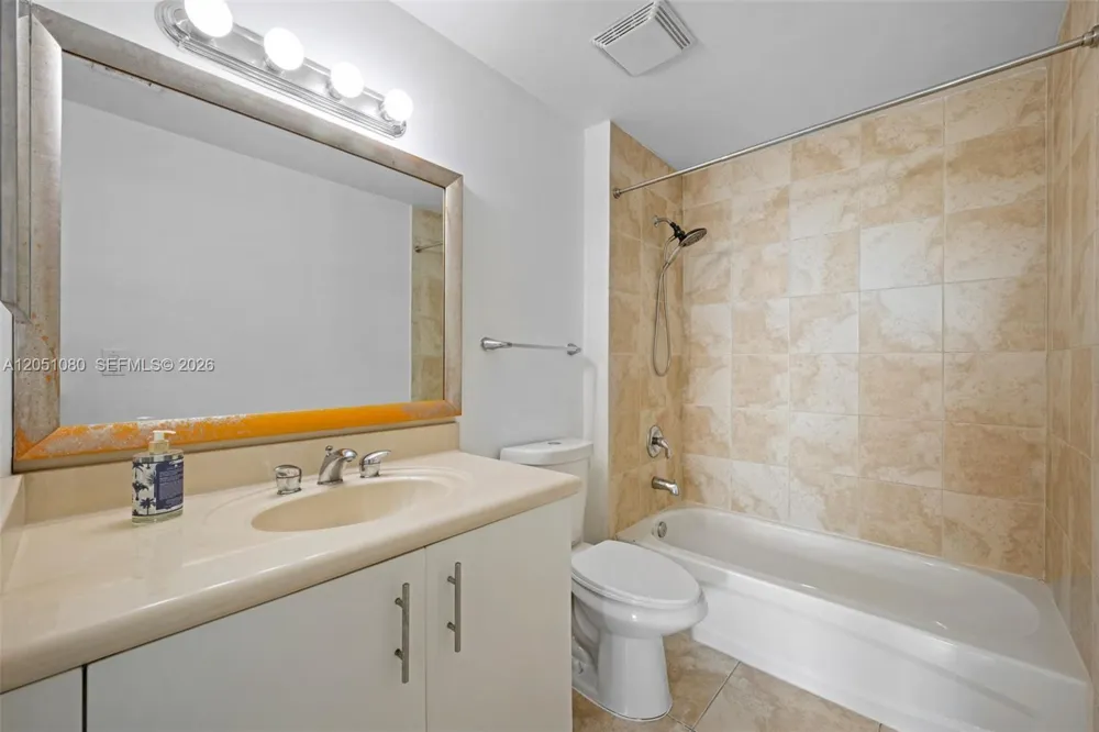 7910 Harbor Island Dr #402 North Bay Village, FL 33141