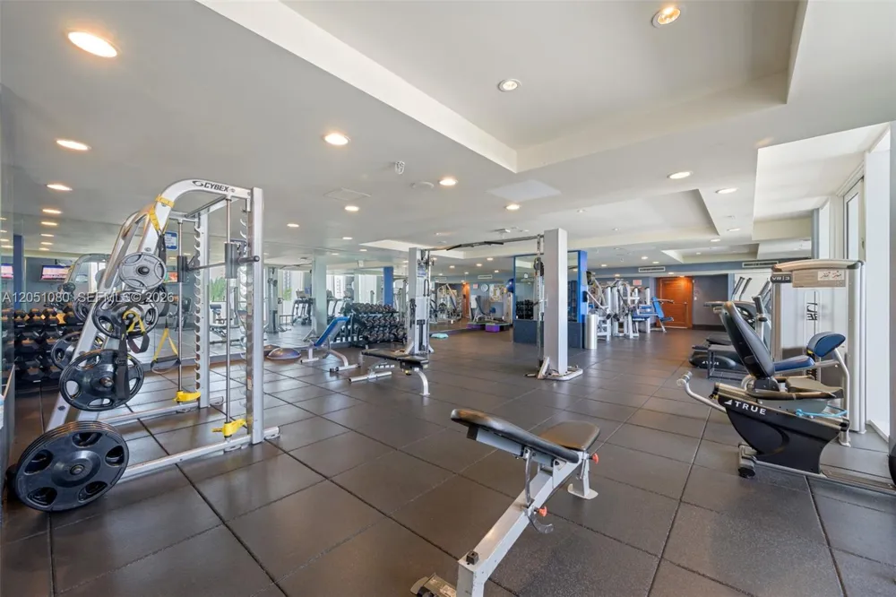 7910 Harbor Island Dr #402 North Bay Village, FL 33141