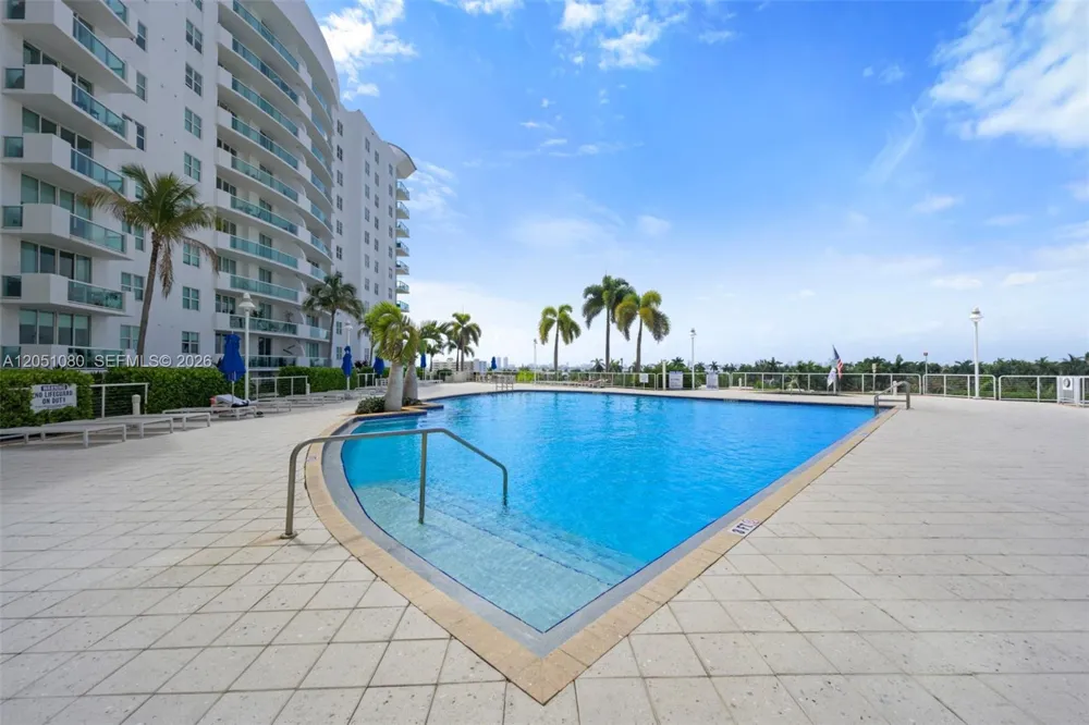7910 Harbor Island Dr #402 North Bay Village, FL 33141