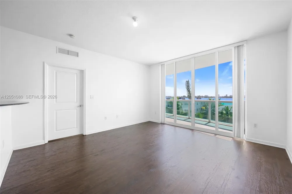 7910 Harbor Island Dr #402 North Bay Village, FL 33141