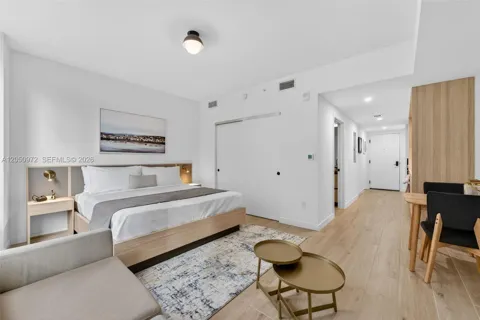 225 Miami Ave #308