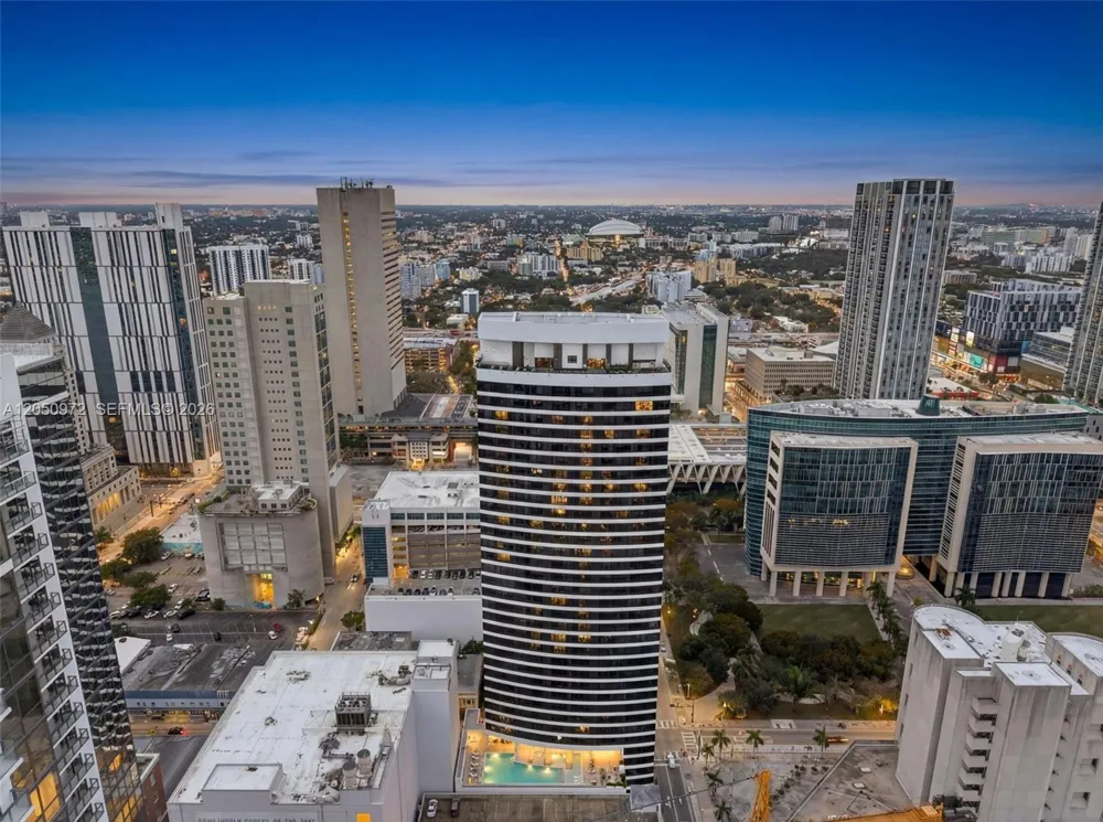 225 Miami Ave #308 Miami, FL 33128