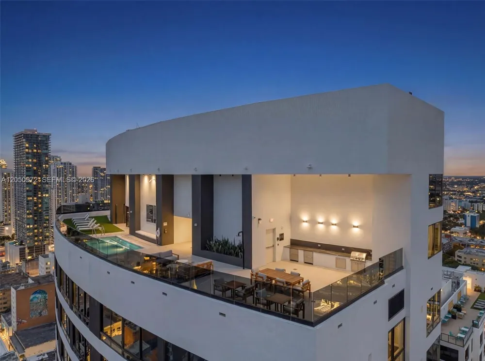 225 Miami Ave #308 Miami, FL 33128