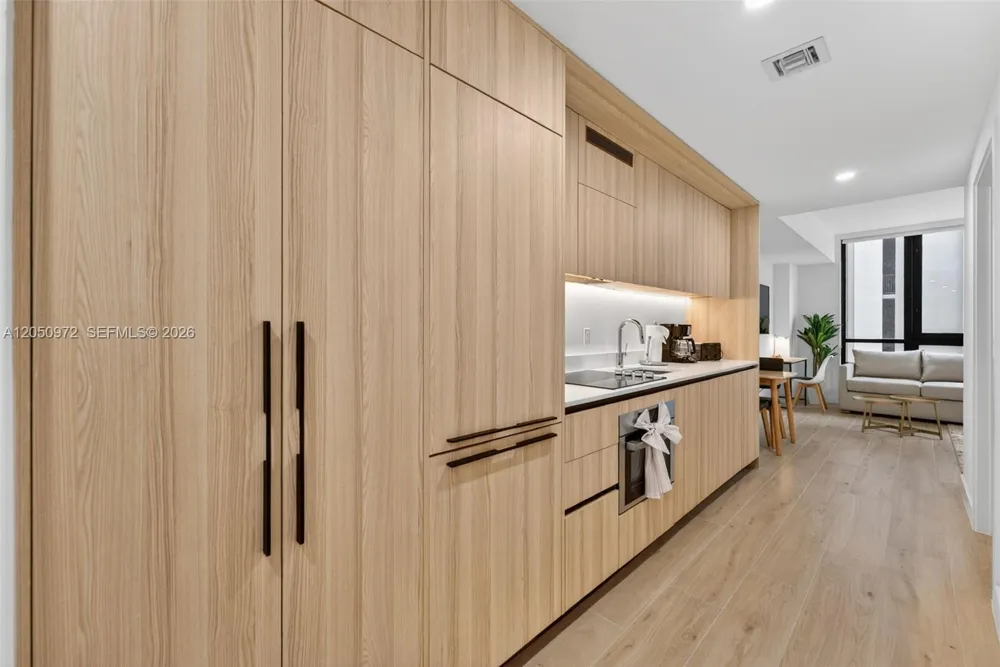 225 Miami Ave #308 Miami, FL 33128