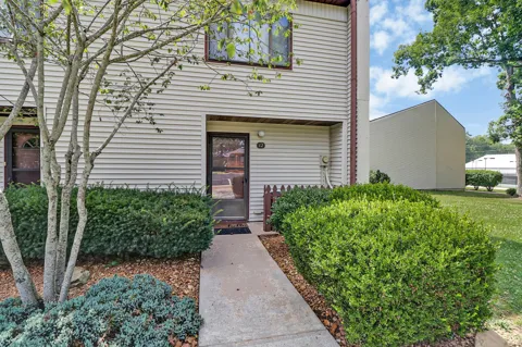 12 Wilshire Heights Dr
