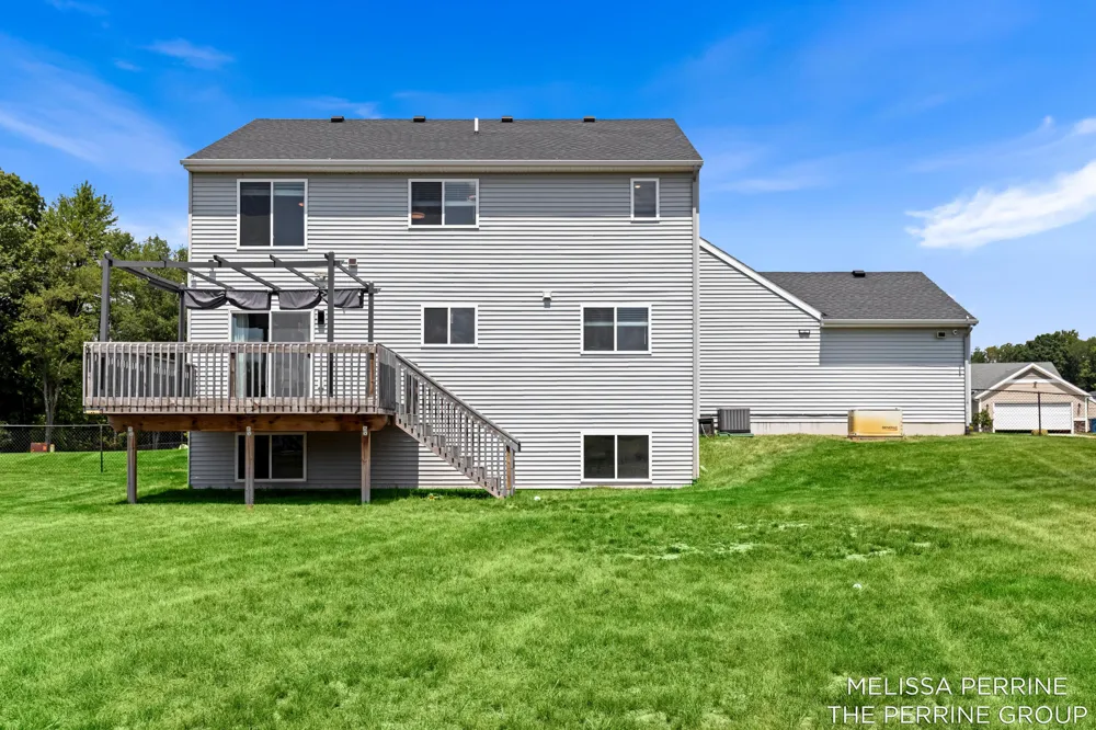 11684 Ridge Water Drive NE Algoma Township, MI 49345