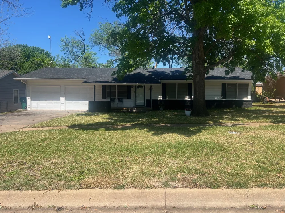 1305 Hillcrest Drive Graham, TX 76450