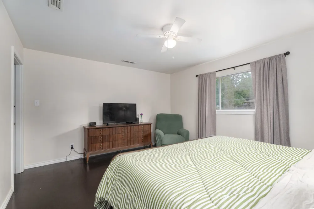 137 Gardner Drive Palestine, TX 75803