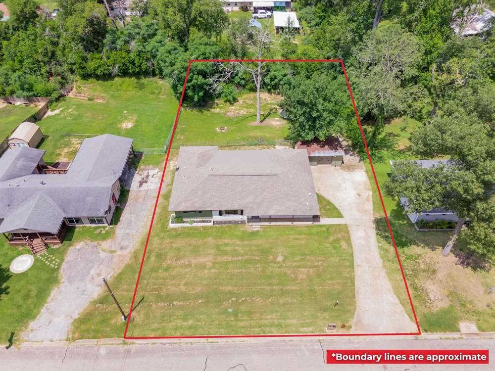 137 Gardner Drive Palestine, TX 75803