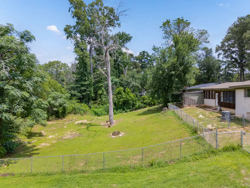 137 Gardner Drive Palestine, TX 75803