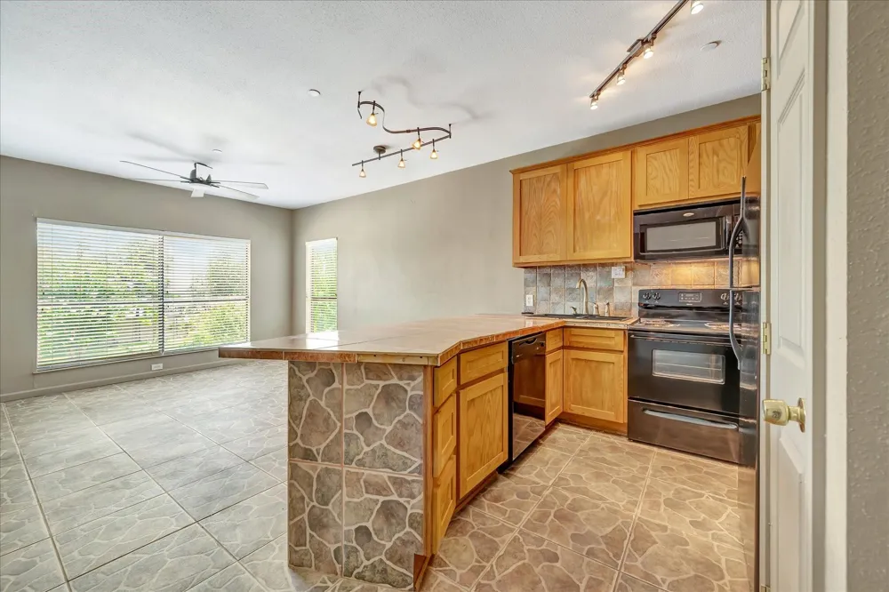 793 Davis Road #112 League City, TX 77573