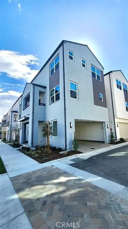 4422 S Bryant Paseo