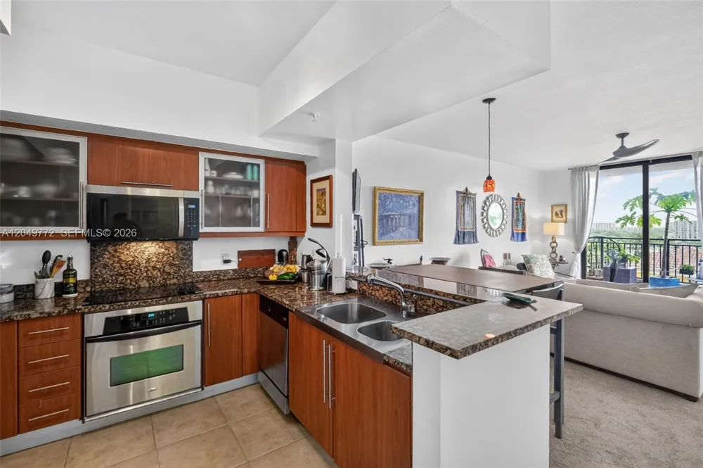 888 Douglas #806 Coral Gables, FL 33134