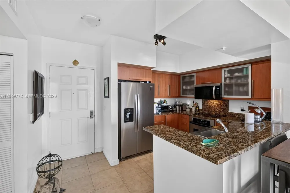 888 Douglas #806 Coral Gables, FL 33134