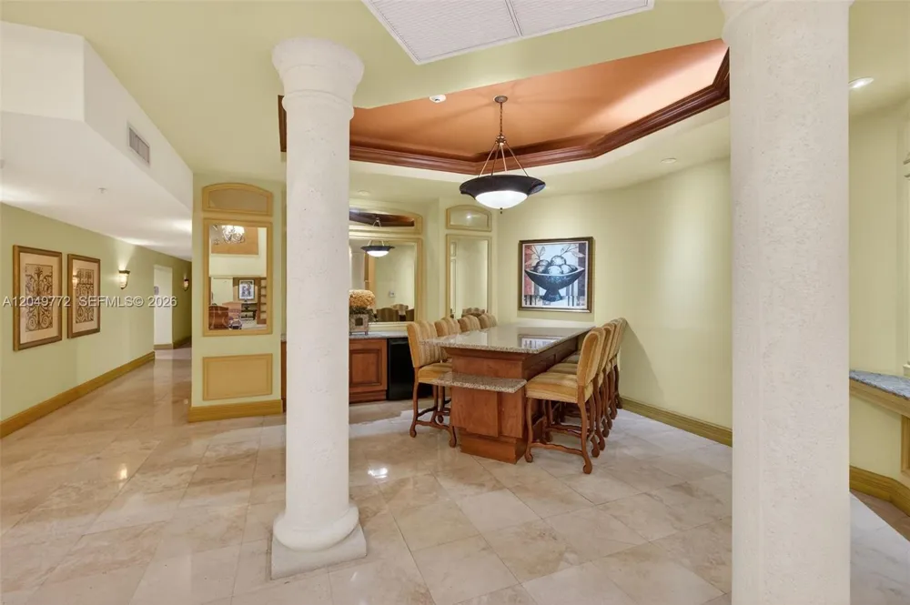 888 Douglas #806 Coral Gables, FL 33134