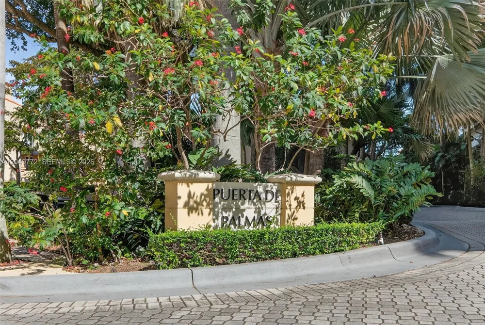 888 Douglas #806 Coral Gables, FL 33134