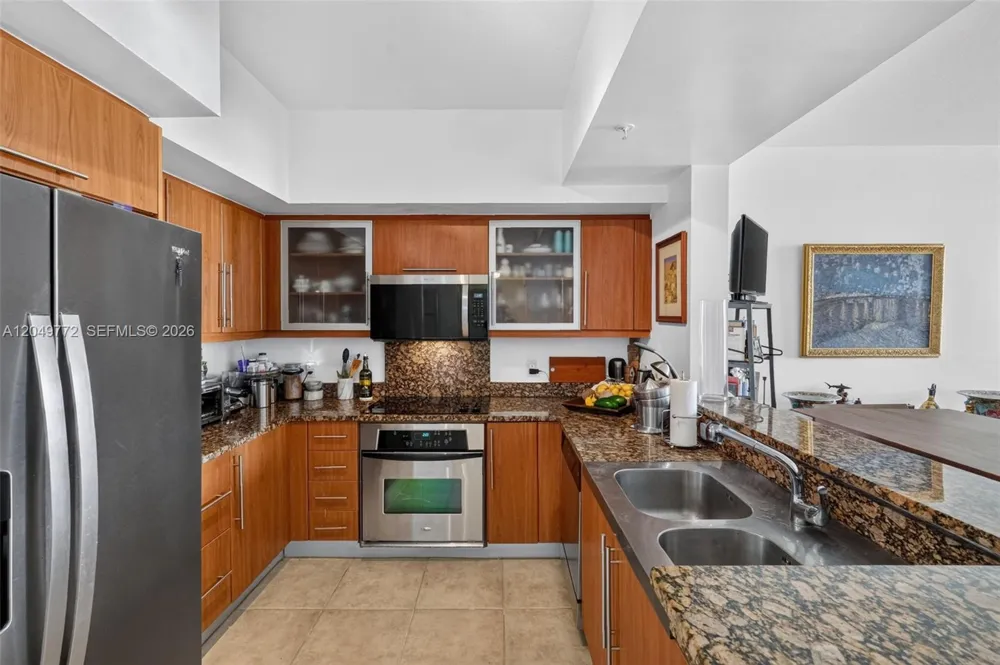 888 Douglas #806 Coral Gables, FL 33134