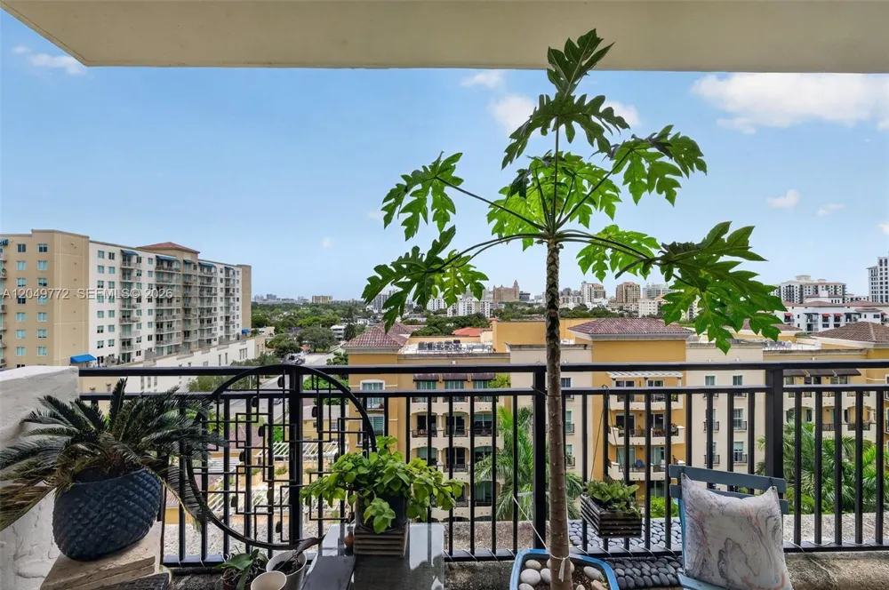 888 Douglas #806 Coral Gables, FL 33134