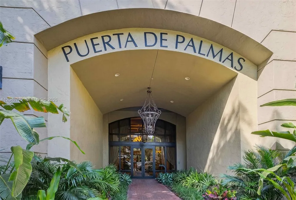 888 Douglas #806 Coral Gables, FL 33134