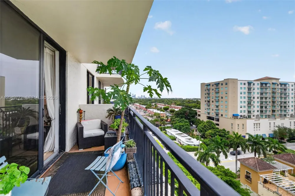 888 Douglas #806 Coral Gables, FL 33134