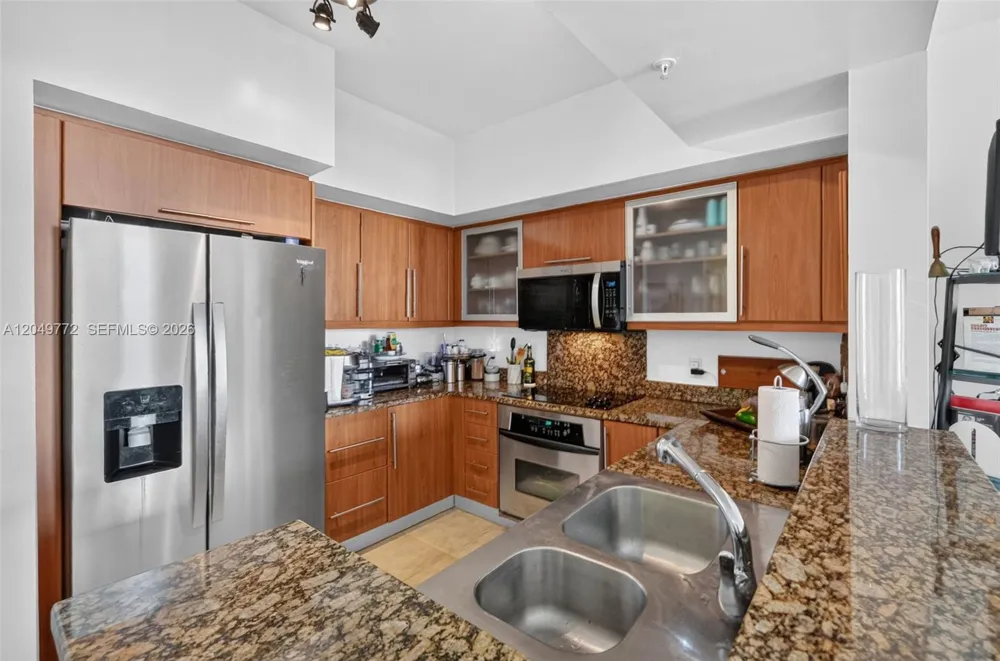 888 Douglas #806 Coral Gables, FL 33134