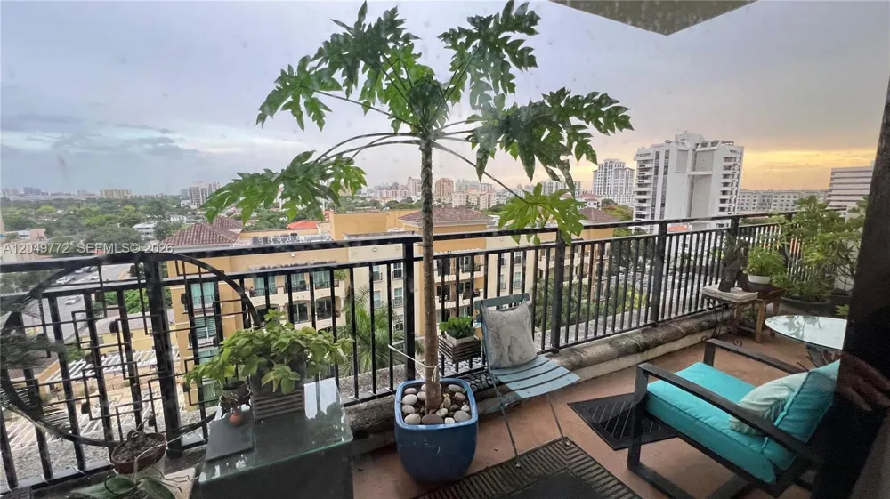 888 Douglas #806 Coral Gables, FL 33134