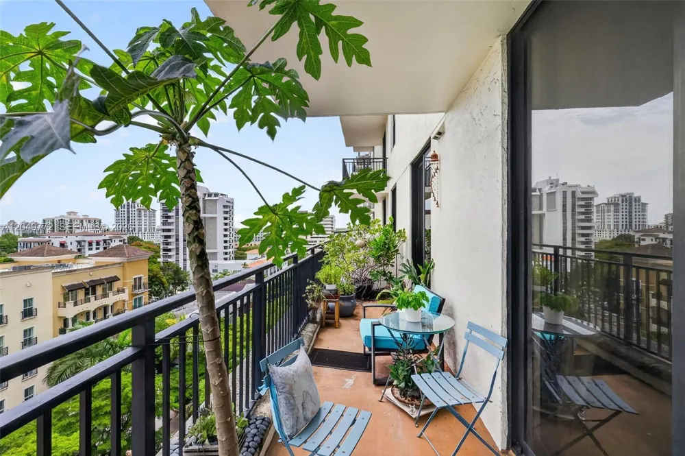 888 Douglas #806 Coral Gables, FL 33134