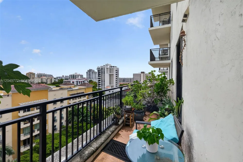 888 Douglas #806 Coral Gables, FL 33134
