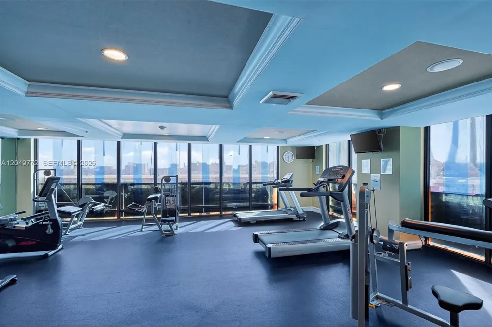 888 Douglas #806 Coral Gables, FL 33134