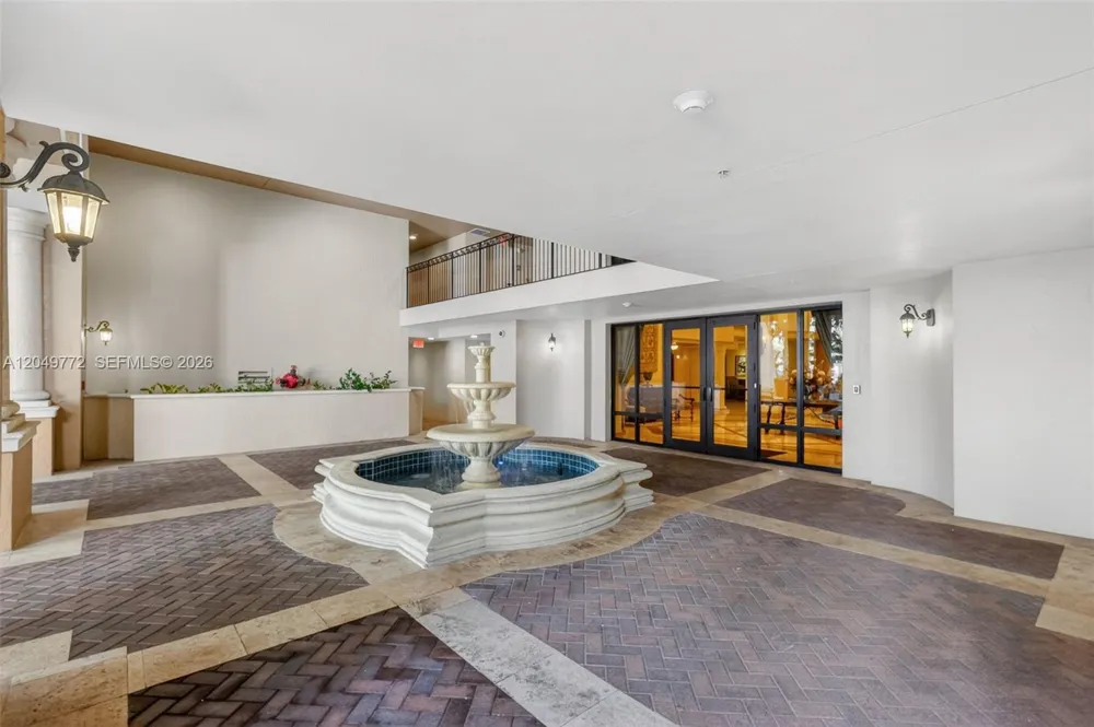 888 Douglas #806 Coral Gables, FL 33134