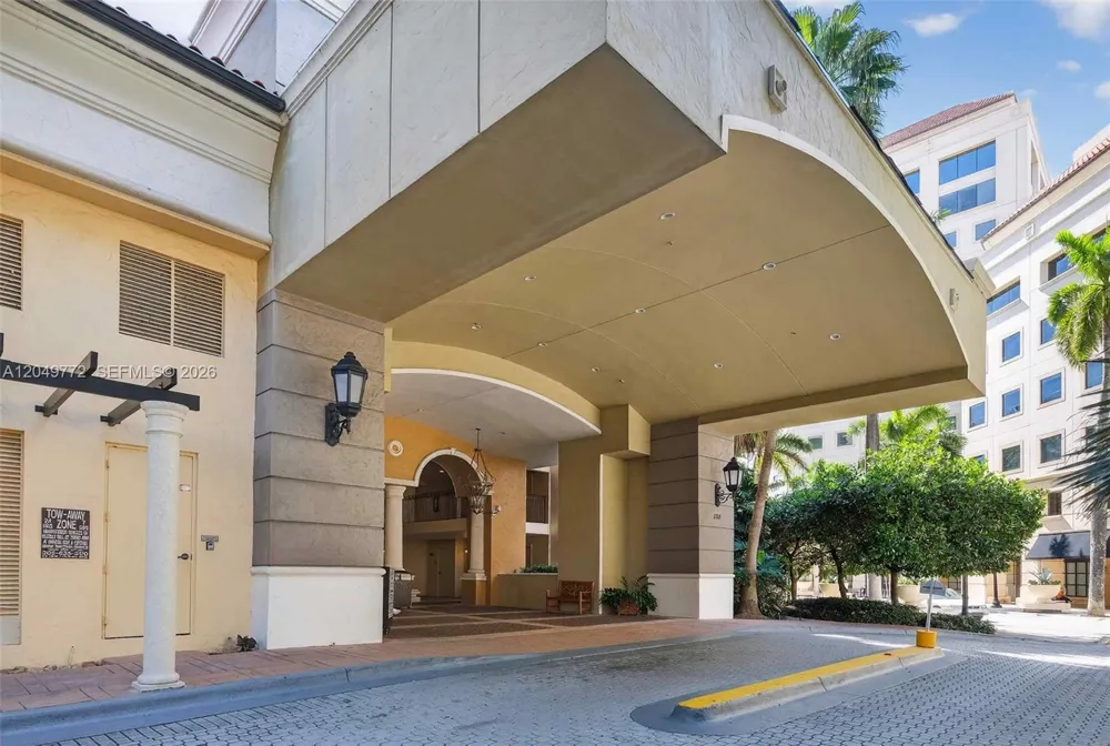 888 Douglas #806 Coral Gables, FL 33134