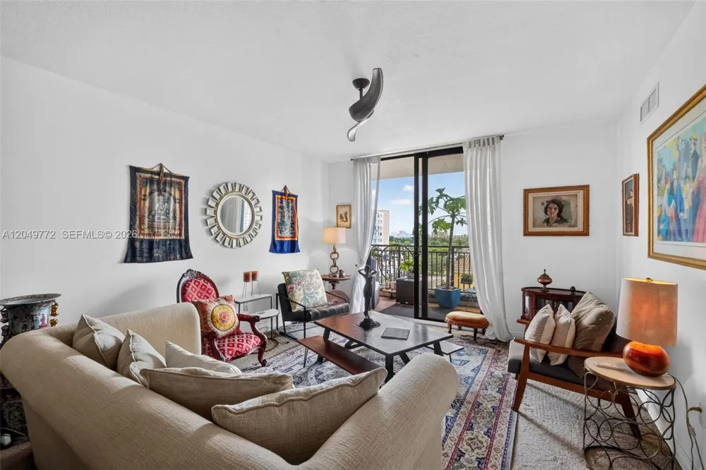 888 Douglas #806 Coral Gables, FL 33134