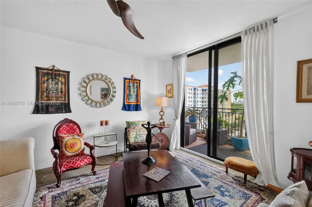 888 Douglas #806 Coral Gables, FL 33134