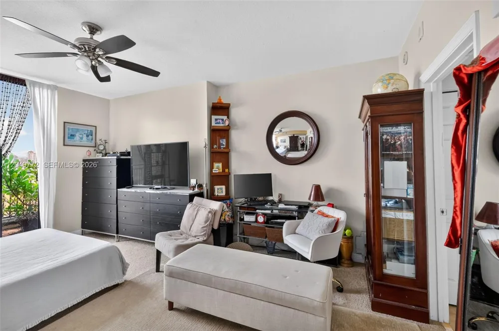 888 Douglas #806 Coral Gables, FL 33134