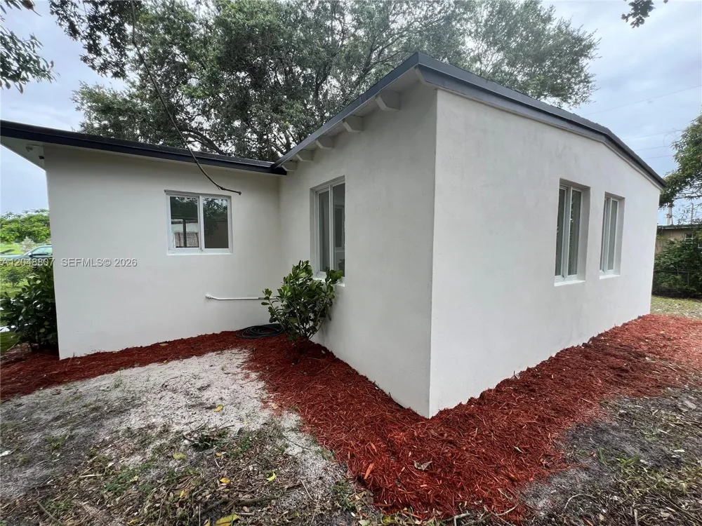 1831 Wilmington St Opa-Locka, FL 33054