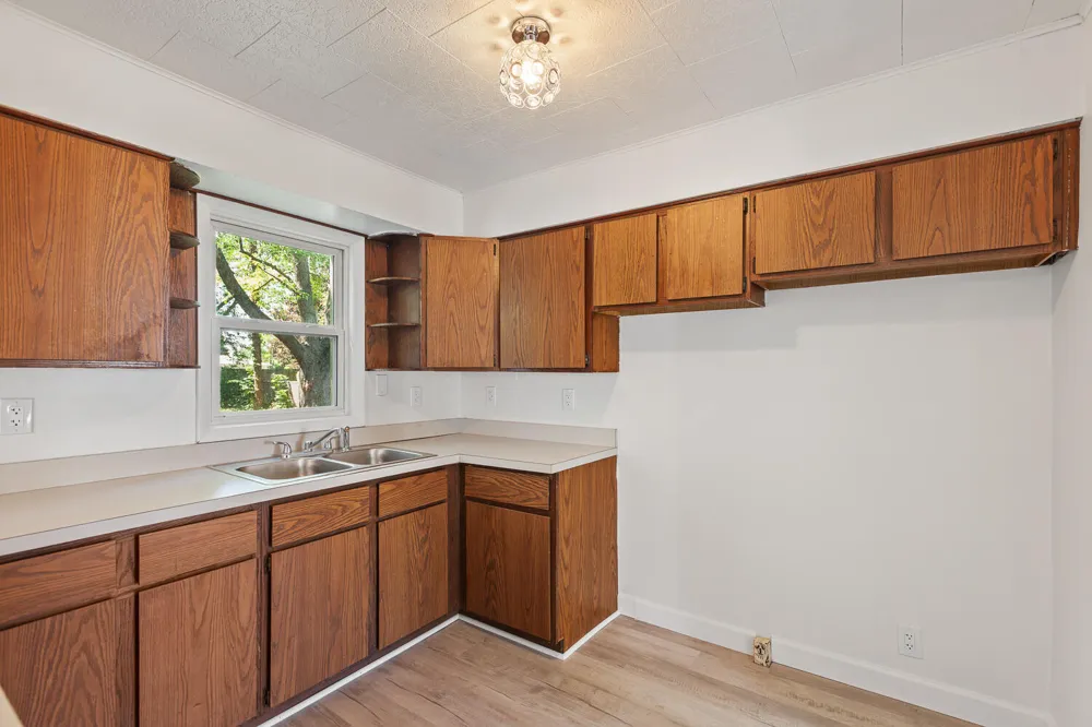 1055 Loren Road Adrian, MI 49221