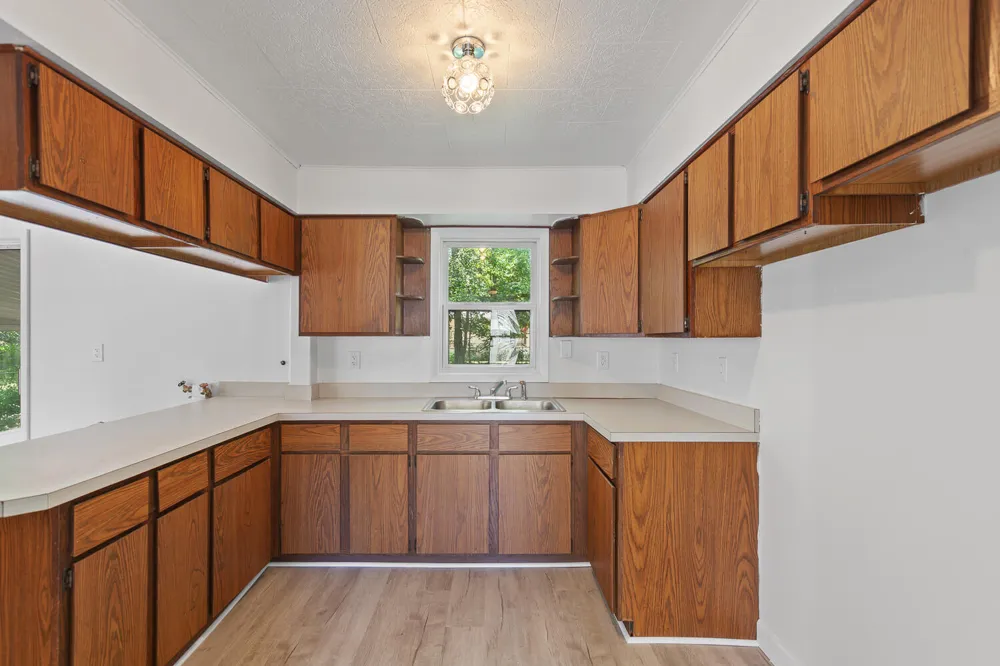 1055 Loren Road Adrian, MI 49221