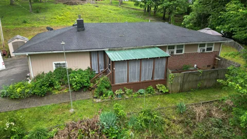 131 Scott Rd