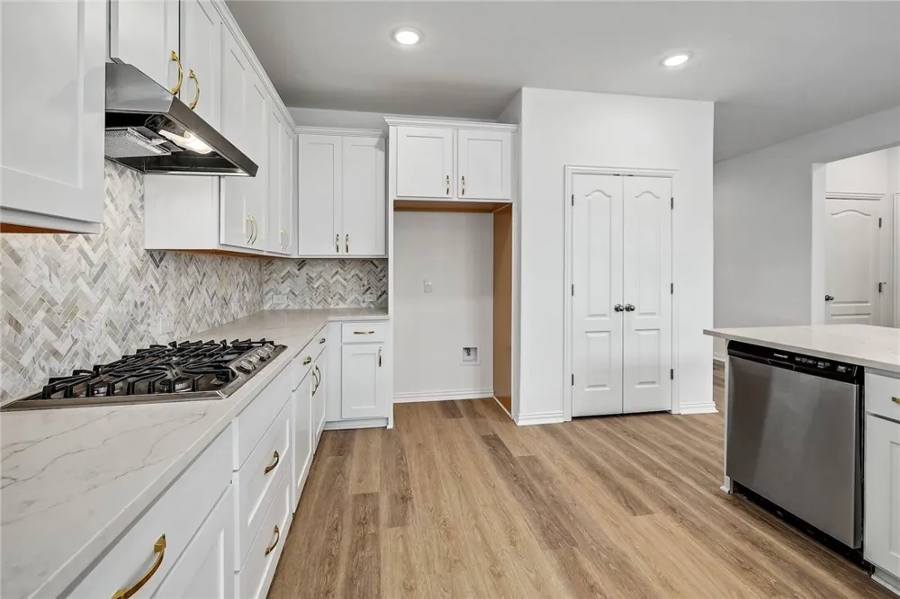 1212 Truscon Path Leander, TX 78641