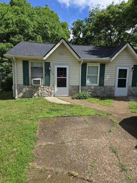 239 Elm St