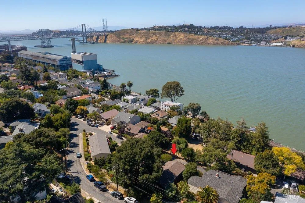 356 Alexander Street Crockett, CA 94525