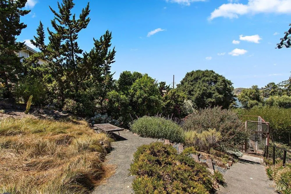356 Alexander Street Crockett, CA 94525